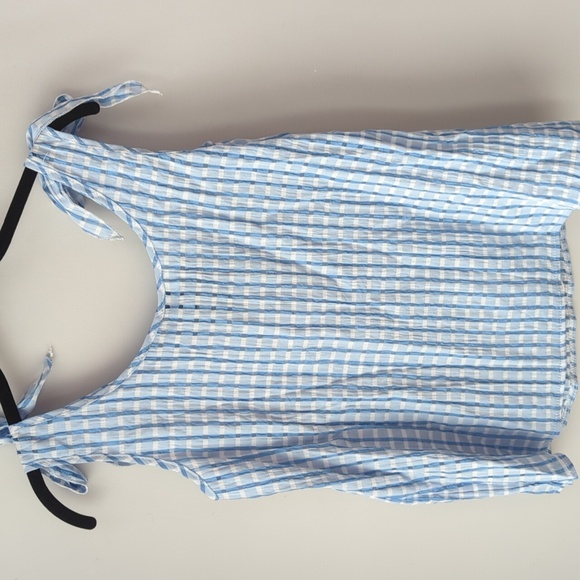 NWT V neck sleeveless top - Picture 6 of 6